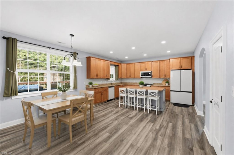 Photo 11 of 42 residential for sale in Chesapeake virginia