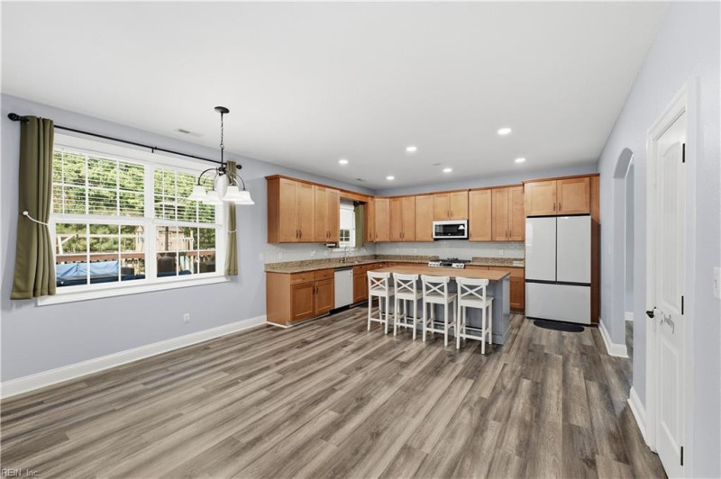 Photo 12 of 42 residential for sale in Chesapeake virginia