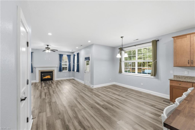 Photo 13 of 42 residential for sale in Chesapeake virginia