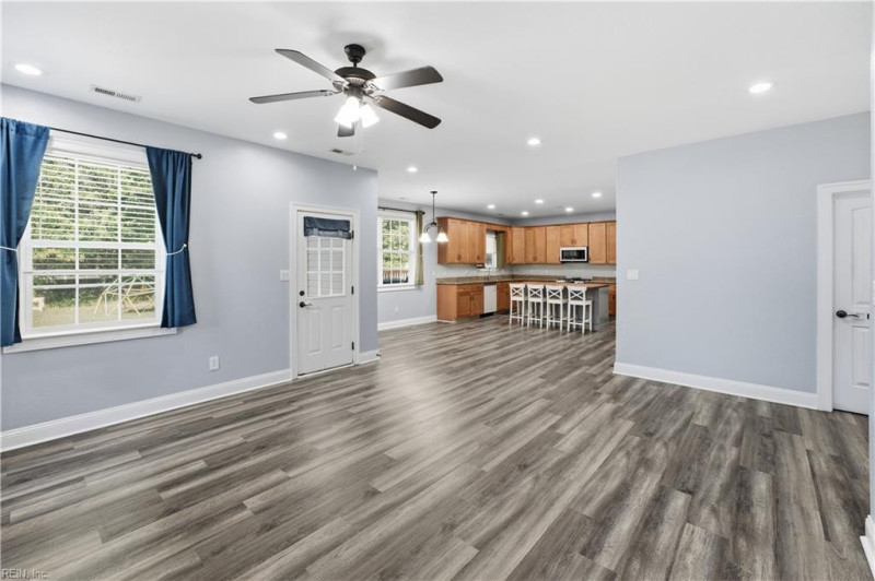 Photo 17 of 42 residential for sale in Chesapeake virginia