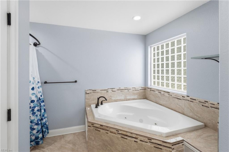 Photo 23 of 42 residential for sale in Chesapeake virginia