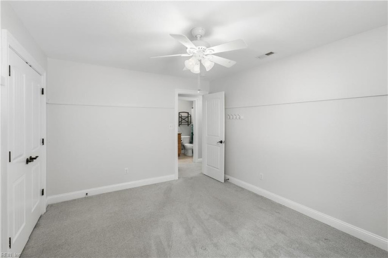 Photo 26 of 42 residential for sale in Chesapeake virginia