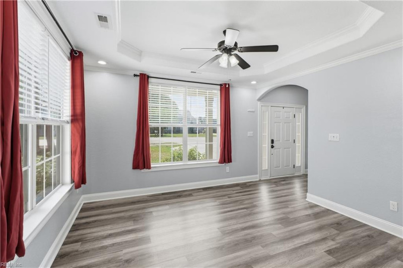 Photo 7 of 42 residential for sale in Chesapeake virginia