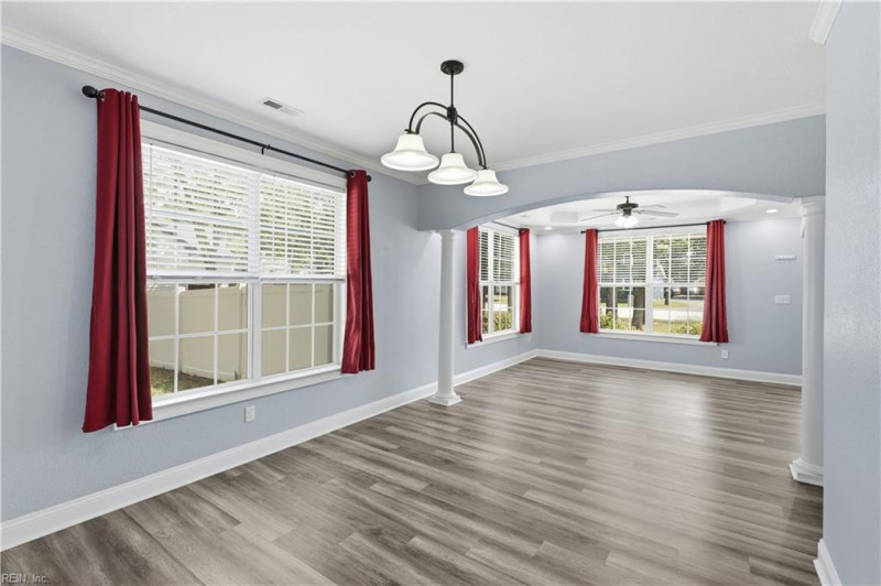 Photo 8 of 42 residential for sale in Chesapeake virginia