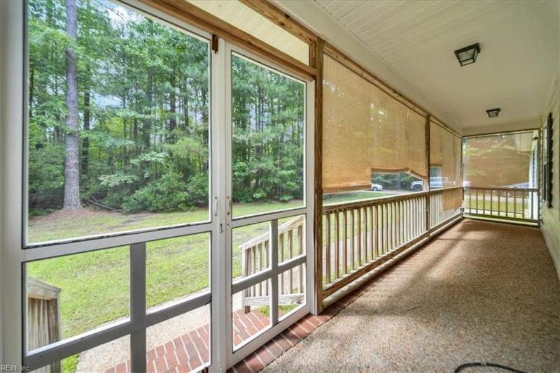 Photo 11 of 41 residential for sale in Gloucester County virginia