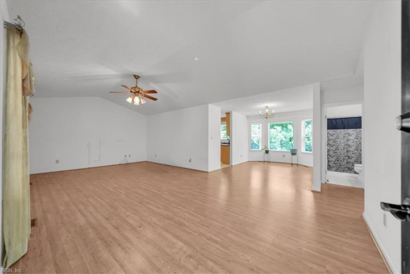 Photo 13 of 41 residential for sale in Gloucester County virginia