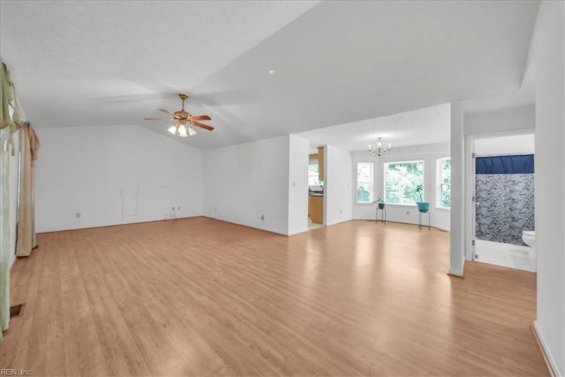 Photo 14 of 41 residential for sale in Gloucester County virginia