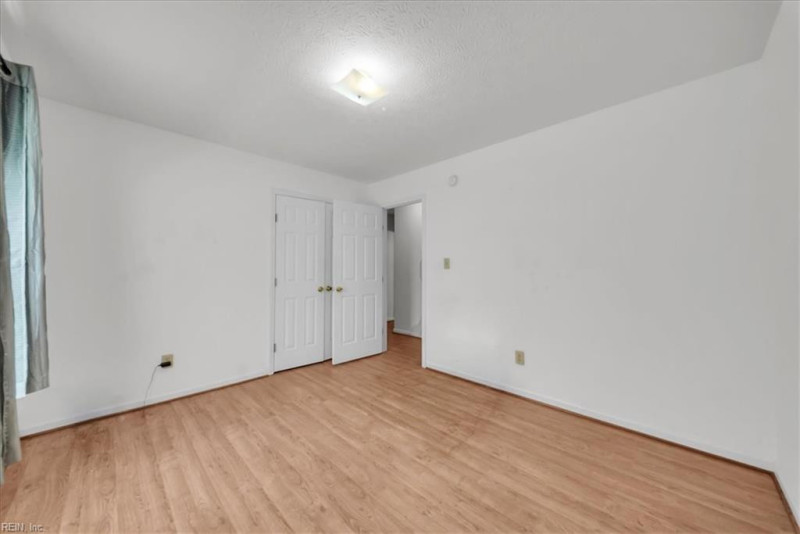 Photo 31 of 41 residential for sale in Gloucester County virginia