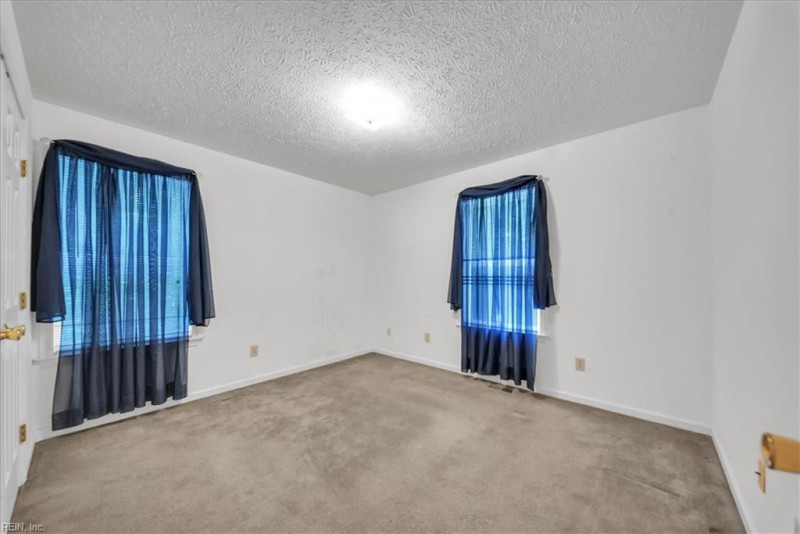 Photo 32 of 41 residential for sale in Gloucester County virginia