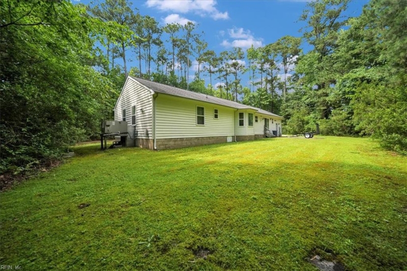 Photo 37 of 41 residential for sale in Gloucester County virginia