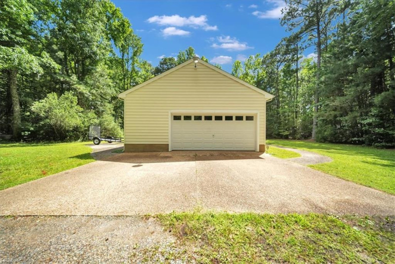 Photo 6 of 41 residential for sale in Gloucester County virginia