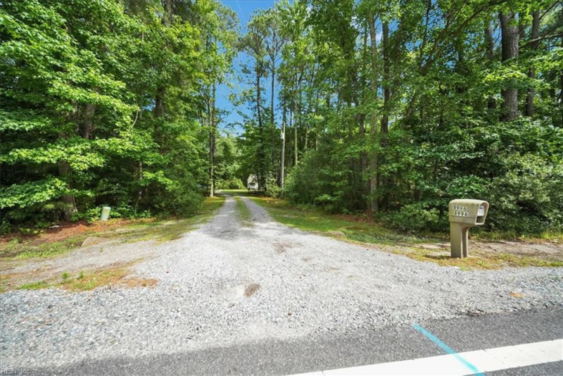 Photo 7 of 41 residential for sale in Gloucester County virginia