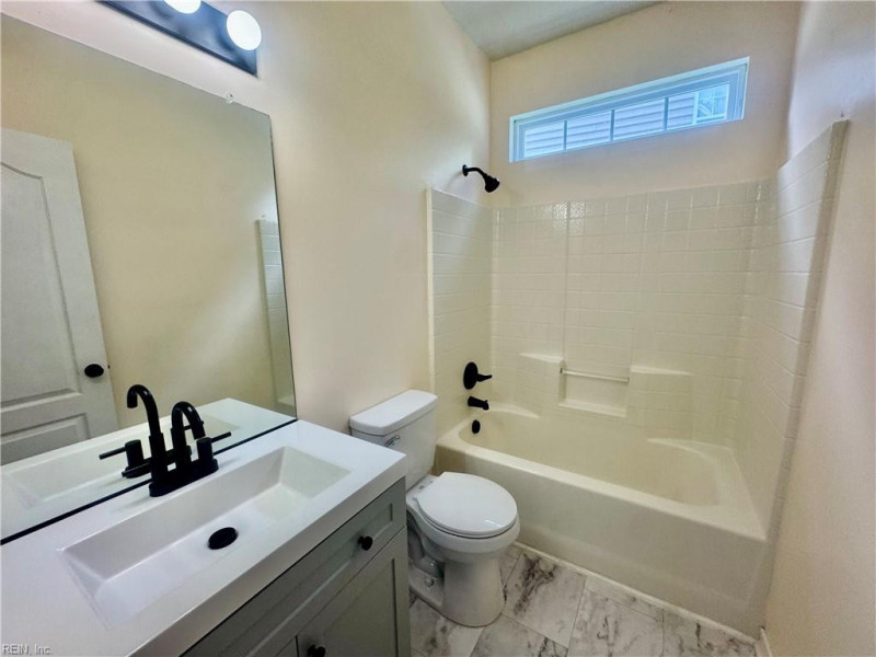 Photo 12 of 18 residential for sale in Suffolk virginia