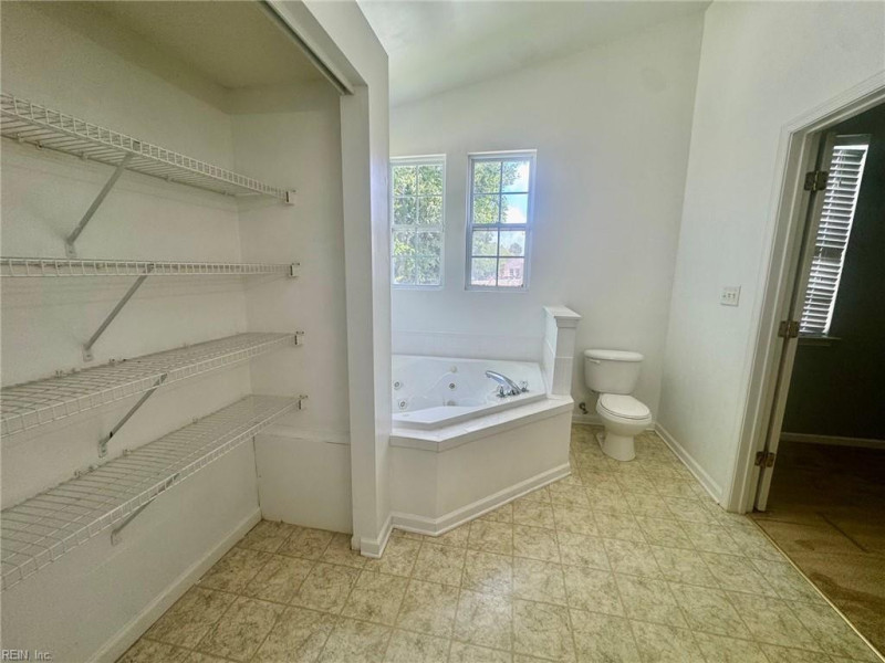 Photo 15 of 18 residential for sale in Suffolk virginia