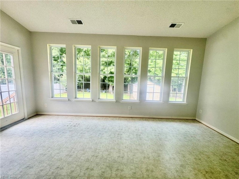 Photo 2 of 18 residential for sale in Suffolk virginia