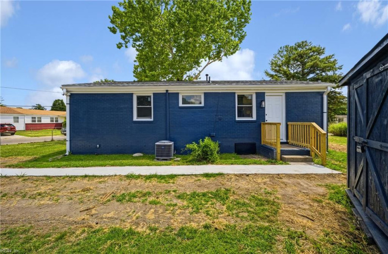 Photo 20 of 23 residential for sale in Chesapeake virginia