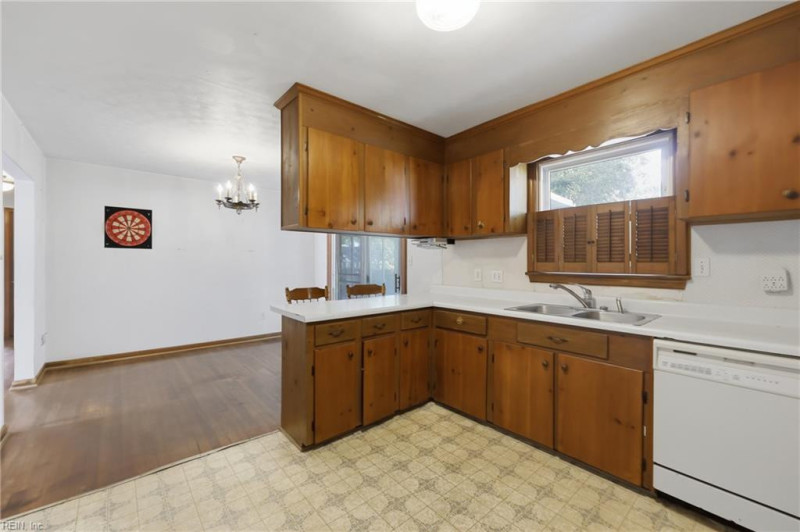 Photo 10 of 18 residential for sale in Norfolk virginia