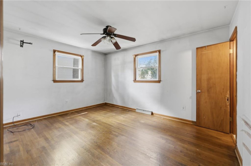 Photo 12 of 18 residential for sale in Norfolk virginia