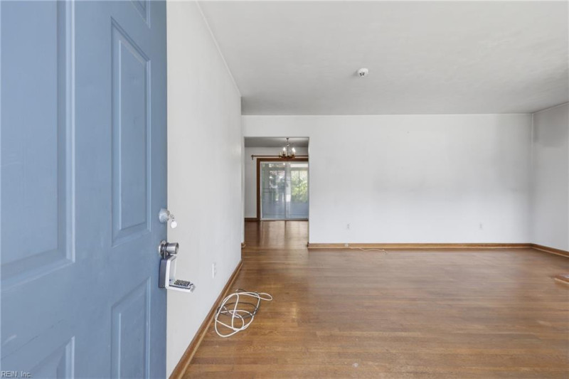 Photo 4 of 18 residential for sale in Norfolk virginia