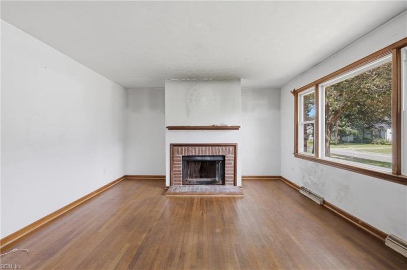 Photo 5 of 18 residential for sale in Norfolk virginia
