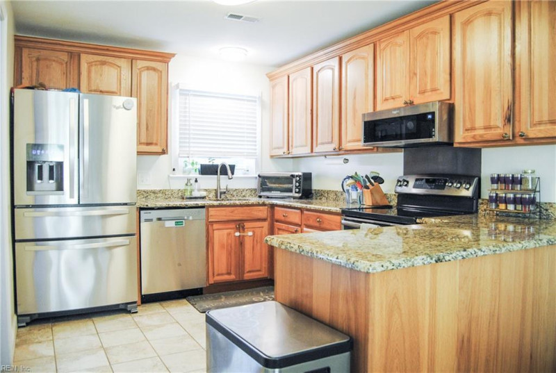 Photo 4 of 22 residential for sale in Virginia Beach virginia