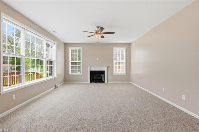 Photo 10 of 45 residential for sale in Chesapeake virginia