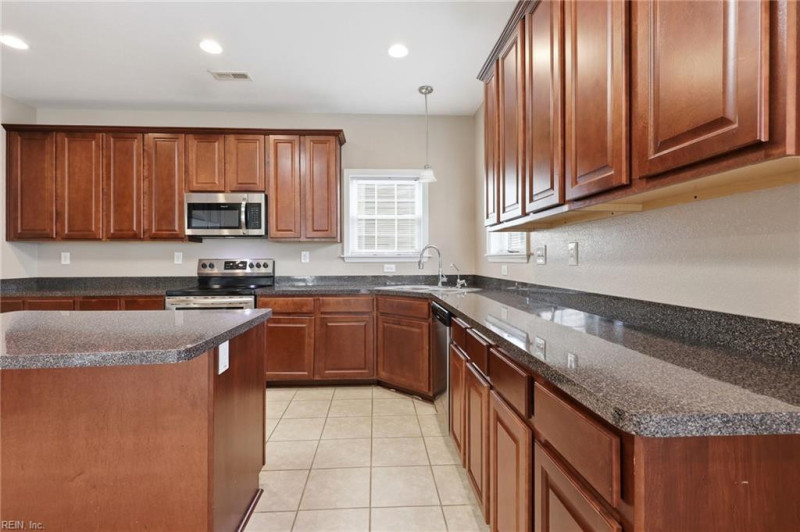Photo 14 of 45 residential for sale in Chesapeake virginia