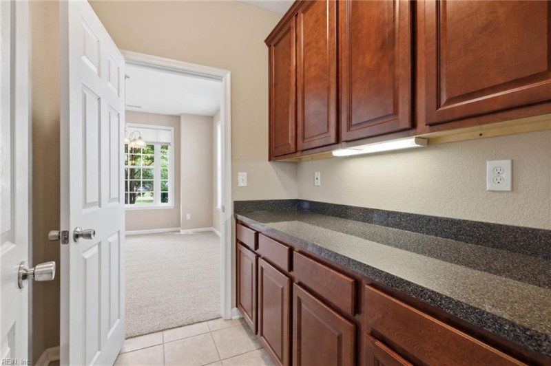 Photo 15 of 45 residential for sale in Chesapeake virginia