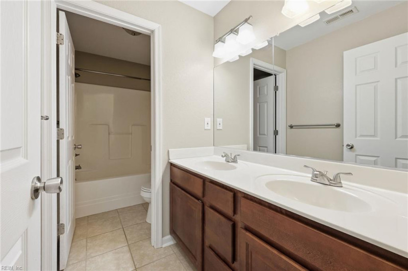 Photo 24 of 45 residential for sale in Chesapeake virginia