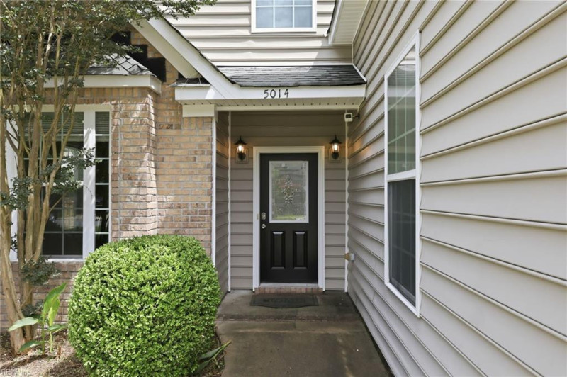 Photo 3 of 45 residential for sale in Chesapeake virginia