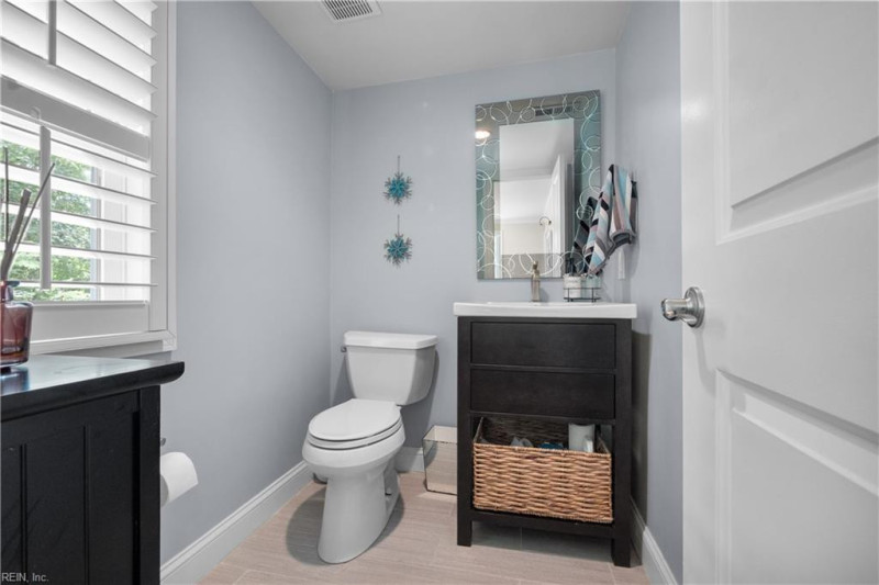 Photo 12 of 46 residential for sale in Virginia Beach virginia