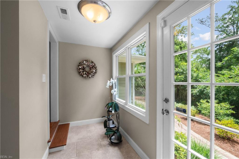 Photo 13 of 46 residential for sale in Virginia Beach virginia