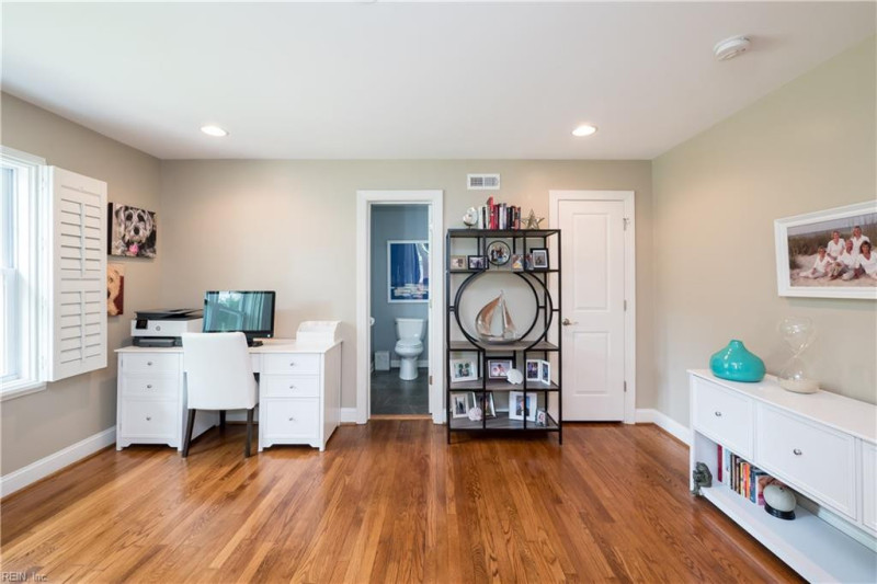 Photo 16 of 46 residential for sale in Virginia Beach virginia