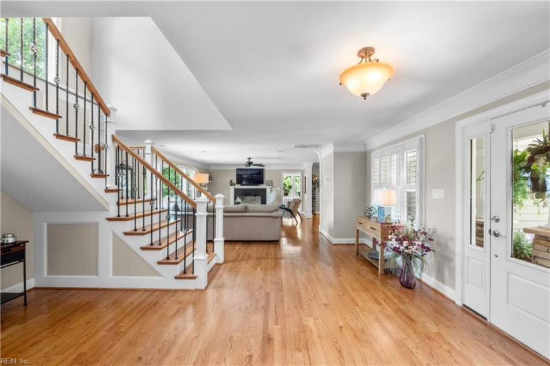 Photo 4 of 46 residential for sale in Virginia Beach virginia