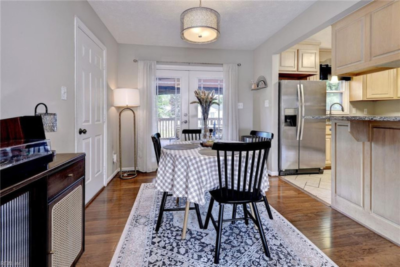 Photo 11 of 34 residential for sale in Newport News virginia