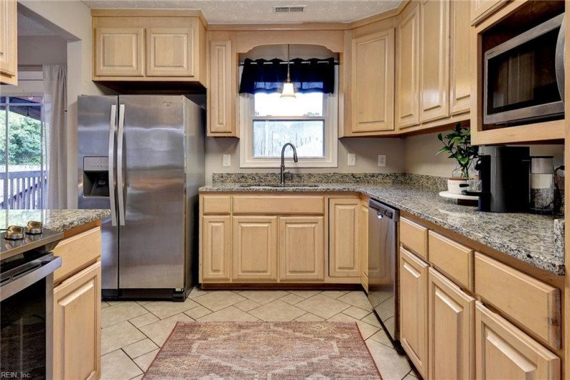 Photo 17 of 34 residential for sale in Newport News virginia