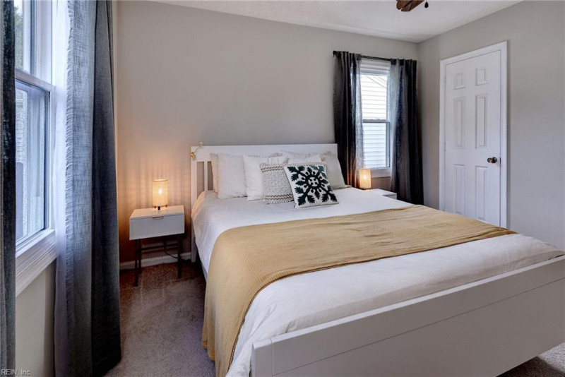 Photo 20 of 34 residential for sale in Newport News virginia
