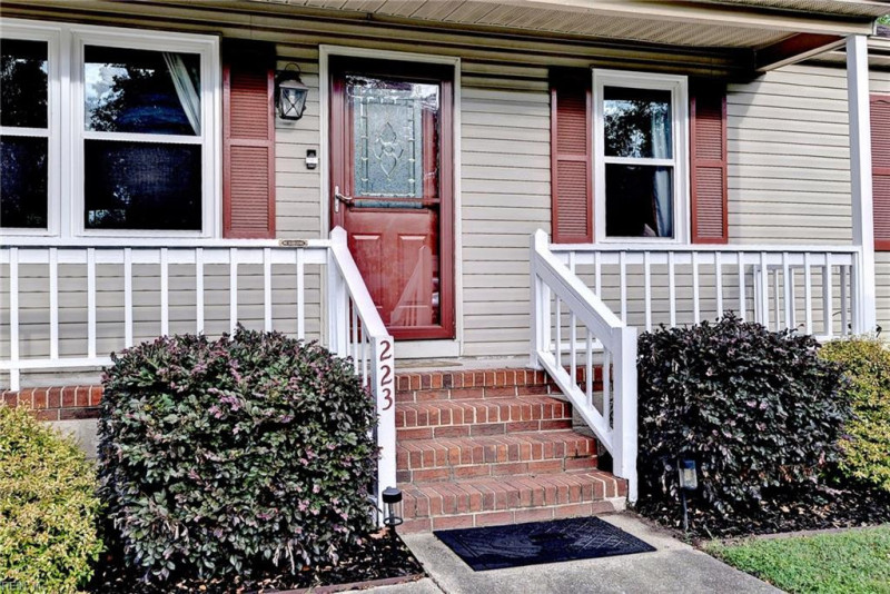 Photo 4 of 34 residential for sale in Newport News virginia