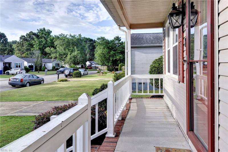Photo 5 of 34 residential for sale in Newport News virginia