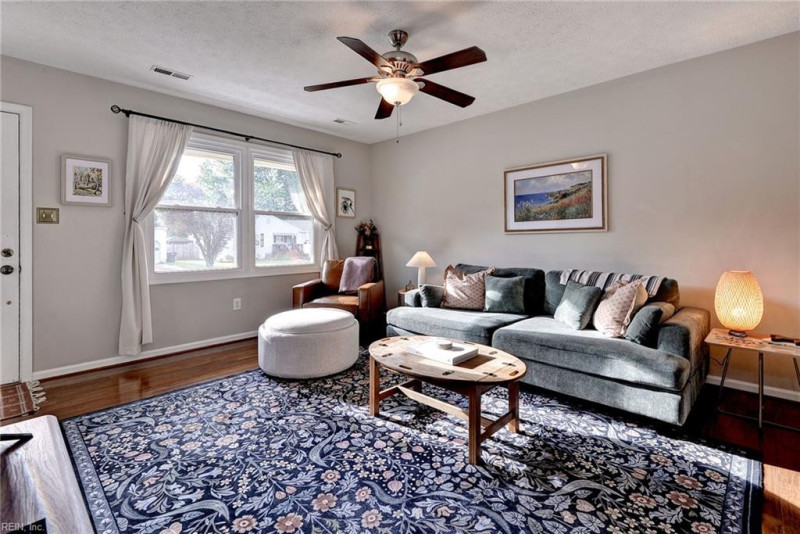 Photo 8 of 34 residential for sale in Newport News virginia