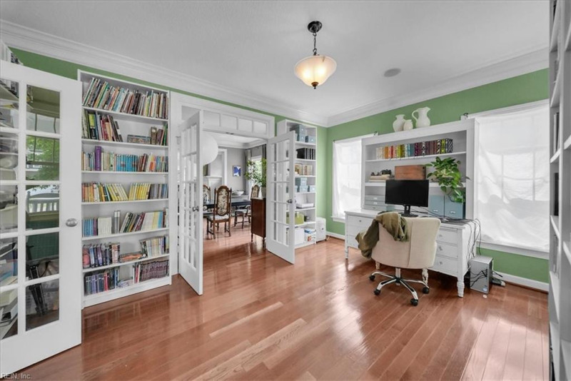 Photo 17 of 45 residential for sale in Chesapeake virginia