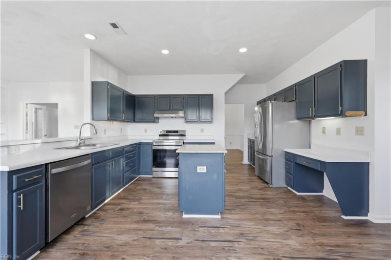 Photo 13 of 50 residential for sale in Suffolk virginia