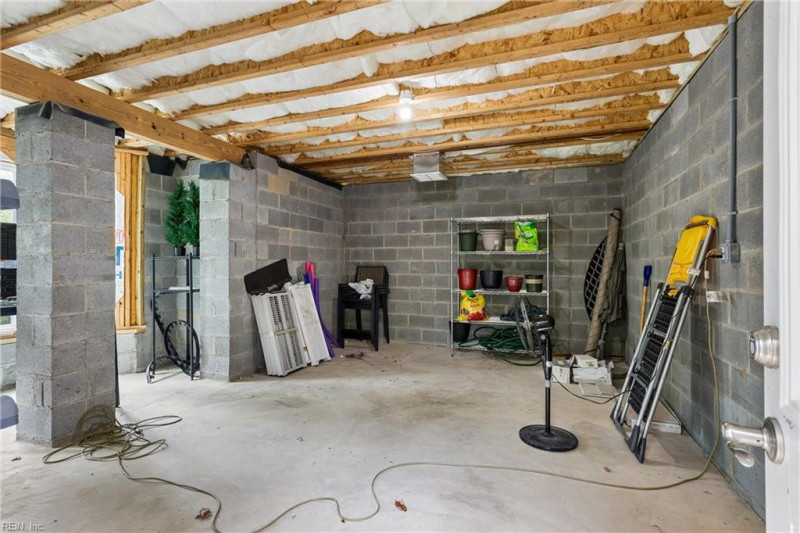 Photo 41 of 50 residential for sale in James City County virginia