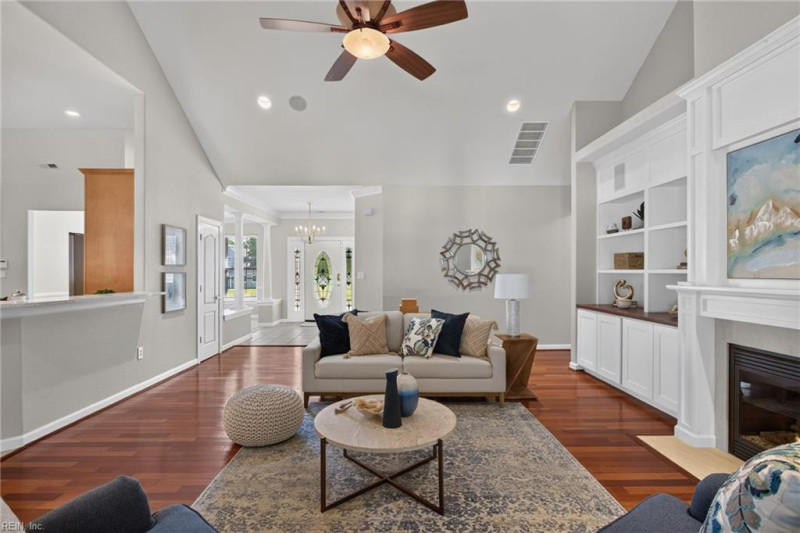 Photo 14 of 50 residential for sale in Chesapeake virginia