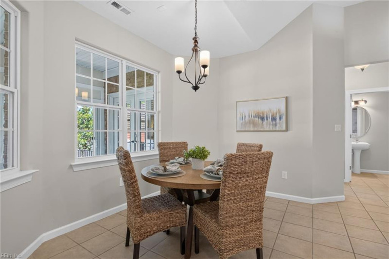 Photo 16 of 50 residential for sale in Chesapeake virginia
