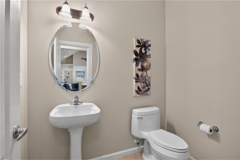 Photo 17 of 50 residential for sale in Chesapeake virginia