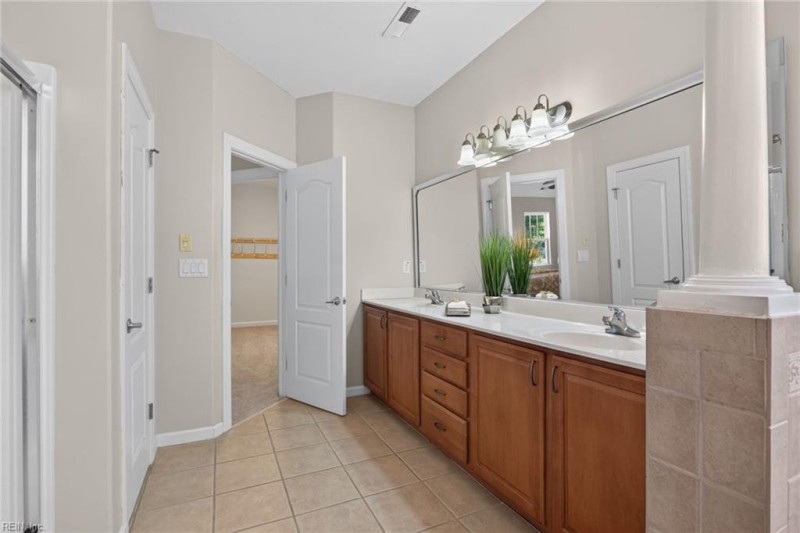 Photo 22 of 50 residential for sale in Chesapeake virginia