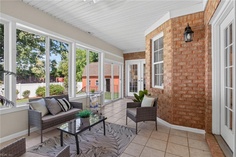 Photo 4 of 50 residential for sale in Chesapeake virginia