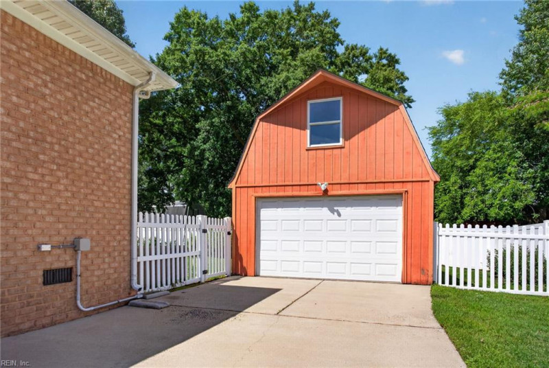 Photo 46 of 50 residential for sale in Chesapeake virginia