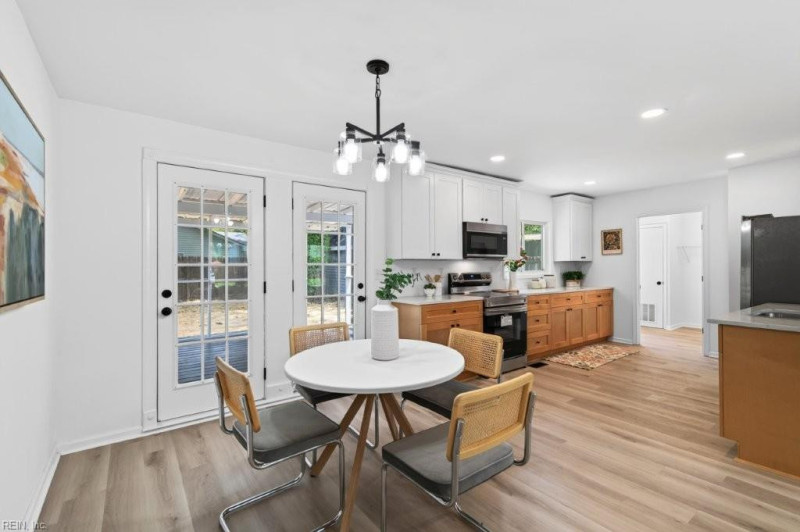 Photo 12 of 39 residential for sale in Norfolk virginia